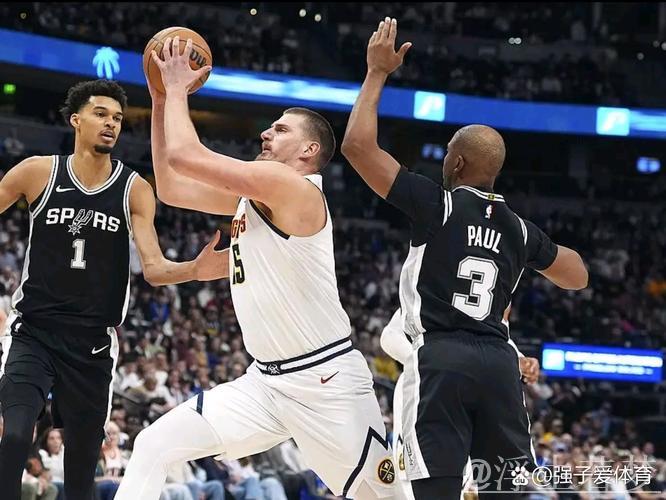 马刺客场七人上双险胜掘金 终结对手连胜